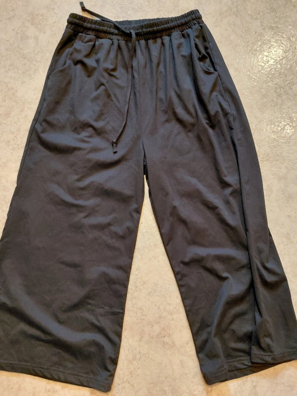 Black Capri Pants Size Small